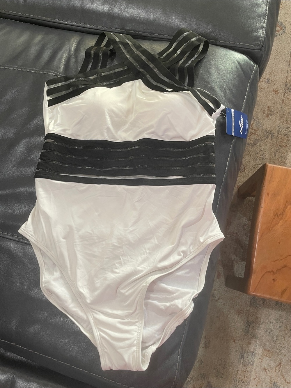 Hilor White and Black 1 piece size 8 - 10 Swimsuit
